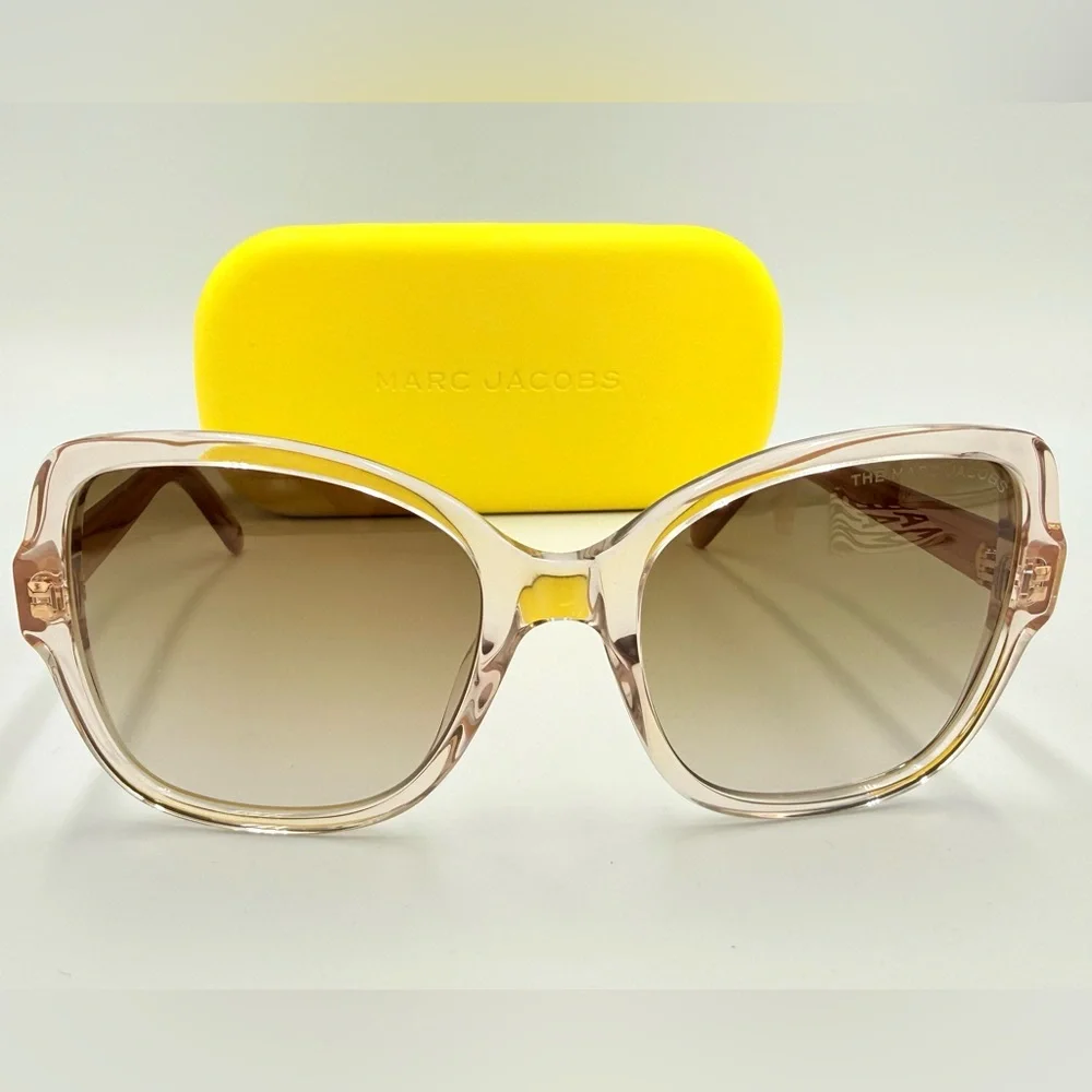 Marc Jacob’s Fashion Sunglasses 555/S Cat Eye 55mm Beige w/ Brown Gradient Lens